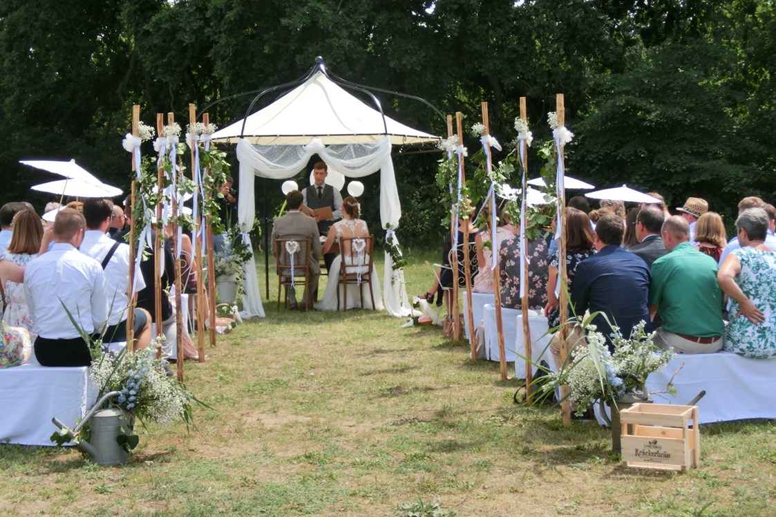 Hochzeit: Trauung auf der Forstwiese. - Alte Försterei