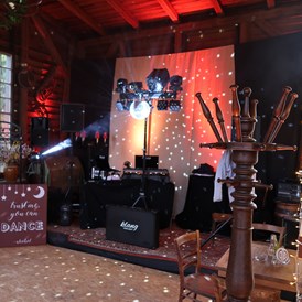 Hochzeit: ...die Bühne für DJ oder Liveband... - Alte Försterei