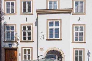 Hochzeit: Roadster zum Selbstfahren zu mieten - Stift Klosterneuburg