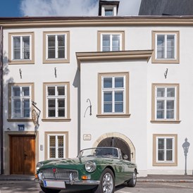 Hochzeit: Roadster zum Selbstfahren zu mieten - Stift Klosterneuburg