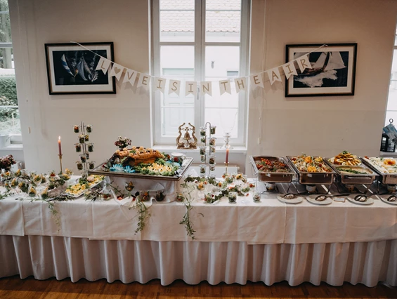 Hochzeitslocation: Kulinarische Hightlights vom Fisch, über Steak und Schnitzel, bis hin zum frischen Spargel. - Café Wildau - Werbellinsee