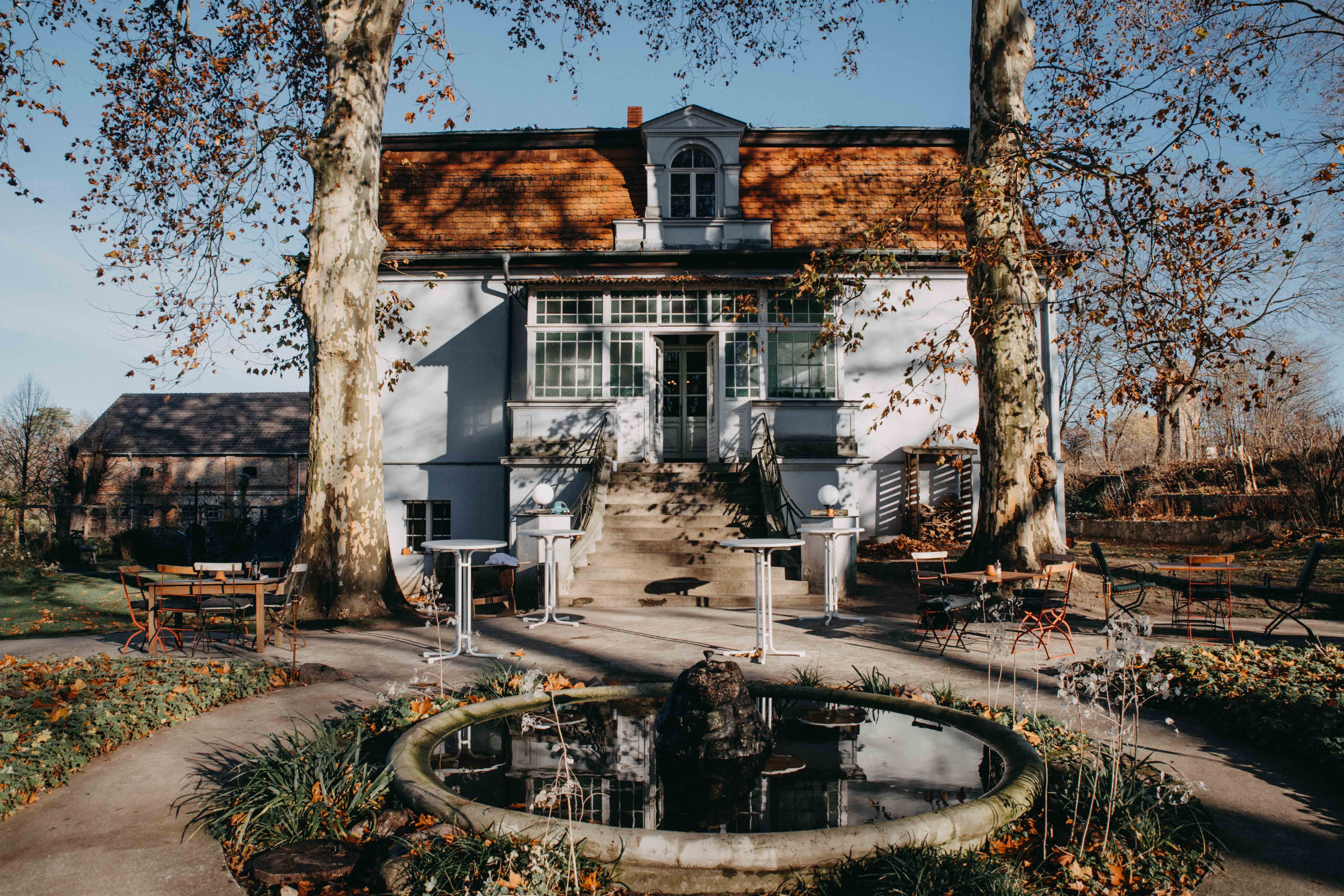 Bruiloft - Brandenburg - Das Gut Boltenhof in Brandenburg bei einer Hochzeitsfeier im Herbst. - Gut Boltenhof