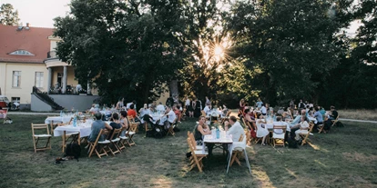 Hochzeit - Umgebung: mit Seeblick - Schwielowsee - Eine Hochzeit im Freien ist das Highlight einer Hochzeit auf Gutshaus Kladow. - Gutshaus Neukladow