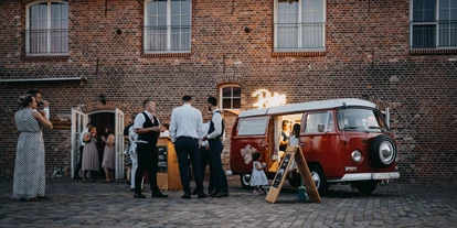 Hochzeit - Werneuchen - Ein mobile Fotobox im Eingangsbereich des Landhof Liepe. - Landhof Liepe