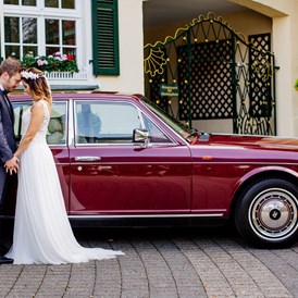 Hochzeit: Mit dem Oldtimer-Rolls-Royce zur Trauung im Park des Hotels oder zum Standesamt im Ort - Parkhotel Adler, Hochschwarzwald Hotelbetriebs GmbH