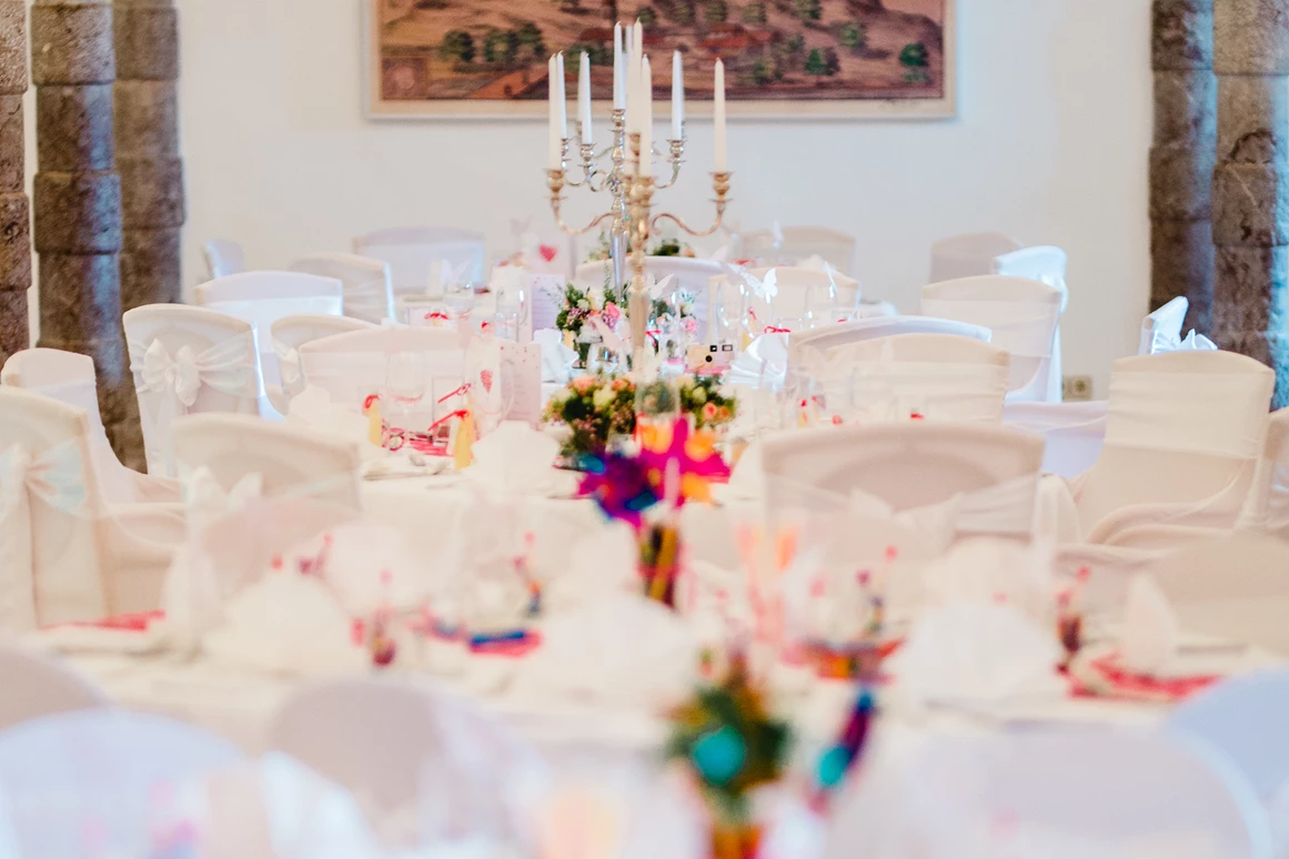 Hochzeit: Der unverwechselbare Anna-Neumann-Saal des Schloss Wasserleonburg. - Schloss Wasserleonburg
