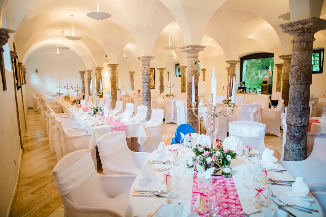 Hochzeit: Der unverwechselbare Anna-Neumann-Saal des Schloss Wasserleonburg. - Schloss Wasserleonburg