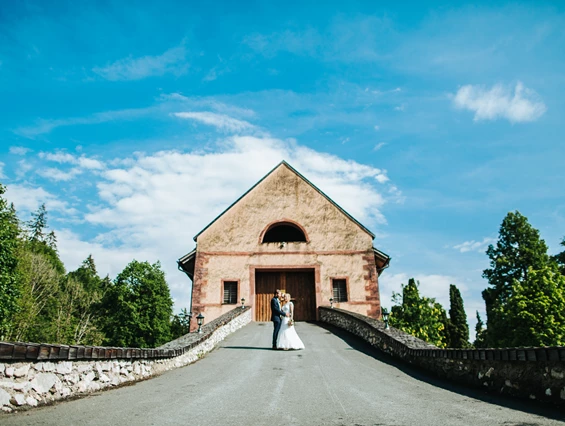 Hochzeit: Zahlreiche Fotolocations in der unmittelbaren Nähe. - Schloss Wasserleonburg