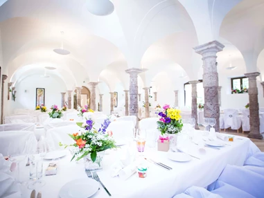 Hochzeit: Anna-Neumann-Saal - Schloss Wasserleonburg