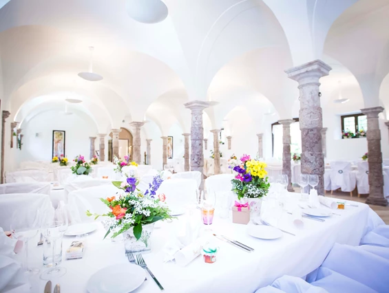 Hochzeit: Anna-Neumann-Saal - Schloss Wasserleonburg