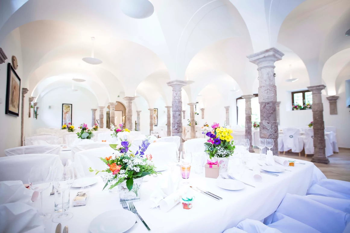 Hochzeit: Anna-Neumann-Saal - Schloss Wasserleonburg