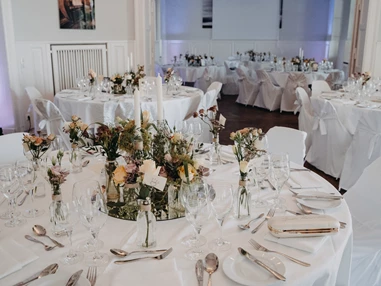 Hochzeitslocation: Der Festsaal des Gästehauses Blumenfisch in Berlin. - Gästehaus Blumenfisch am Großen Wannsee