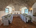 Hochzeit: Der Rittersaal mit seinen steinernen Gewölbe lässt die Herzen höher schlagen. - Alte Burg Gmünd
