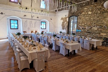 Hochzeit: Der Lodronsaal oberhalb des Restaurants gelegen, biete für bis zu 80 Personen platz. - Alte Burg Gmünd