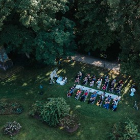 Hochzeit: Eine Trauung im Park des Nells Park Hotel in Rheinland-Pfalz. - Orangerie Nells Park Hotel Trier