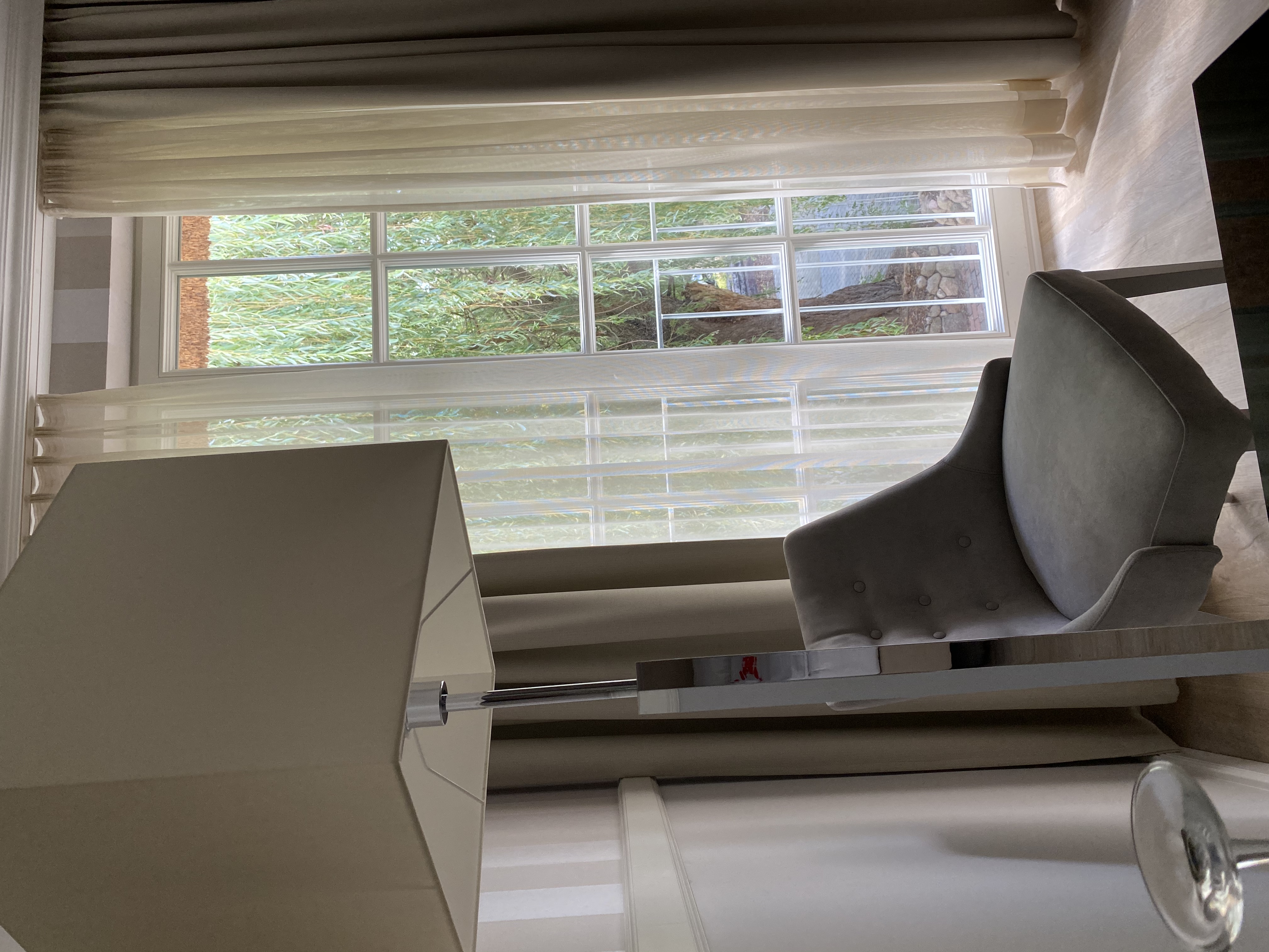 Hochzeit: Bodentiefe Fenster durchfluten die Zimmer mit viel Licht und sorgen für ein tolles Ambiente! - Landhaus Absalonshorst