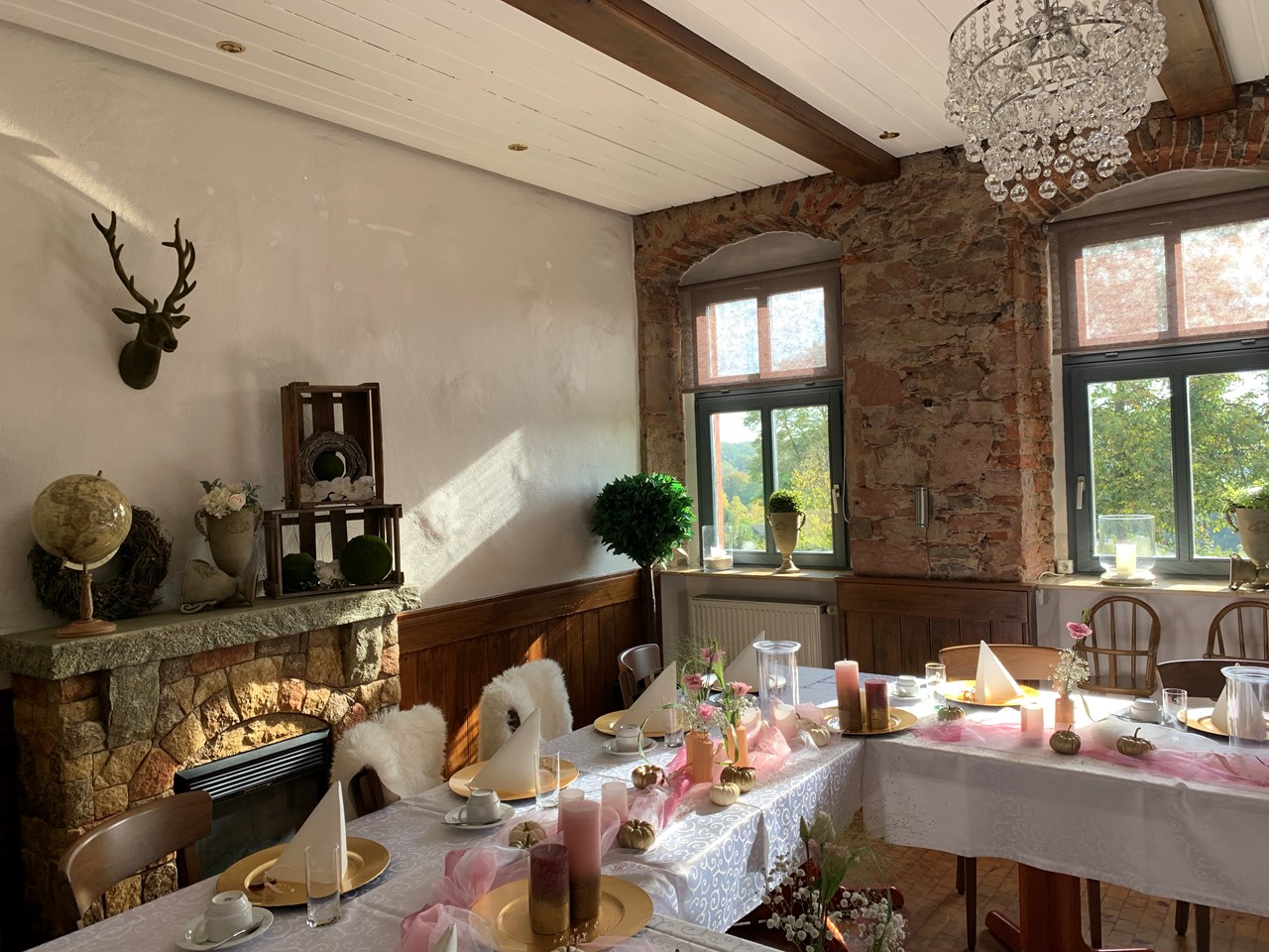 Hotel Restaurant Dragonerbau Information about the banquet halls Fireplace room