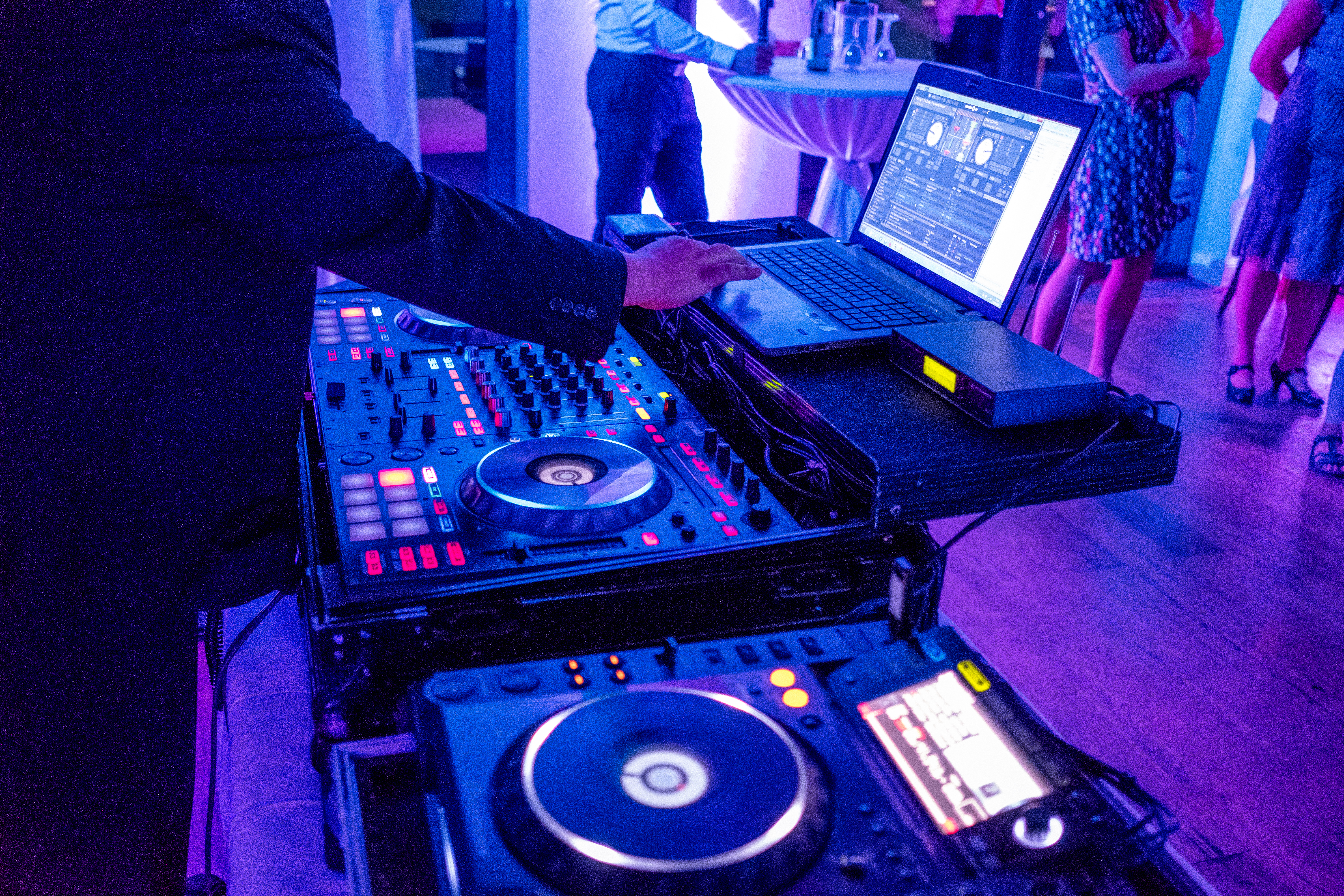 Hochzeitslocation: Feiern bis in die Morgenstunden auf Gut Dyckhof. - Gut Dyckhof