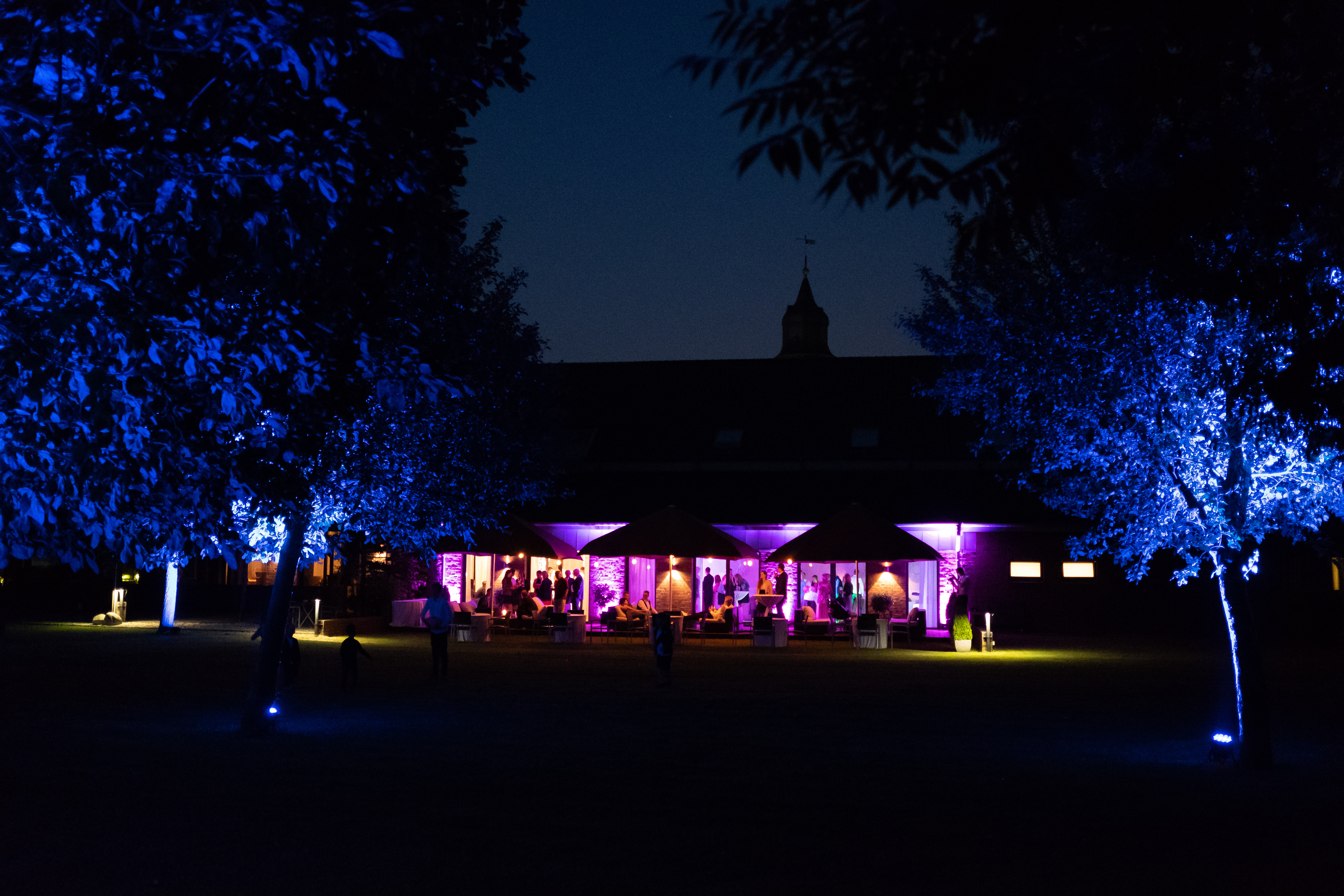Hochzeitslocation: Die Hochzeitslocation Gut Dyckhof bei Nacht. - Gut Dyckhof