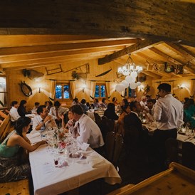 Hochzeit: Die Forsthofalm mit Platz für bis zu 100 Hochzeitsgäste. - Forsthof Almhütte