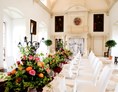 Hochzeit: Der Marmorsaal beeindruckt mit seinem stuckierten Renaissancegewölbe und dem Marmorfußboden, der dem Saal seinen Namen verleiht. Die Musikempore, die im 19. Jahrhundert erneuert wurde lässt sich in ihre Planungen mit einbauen. - Rosenburg