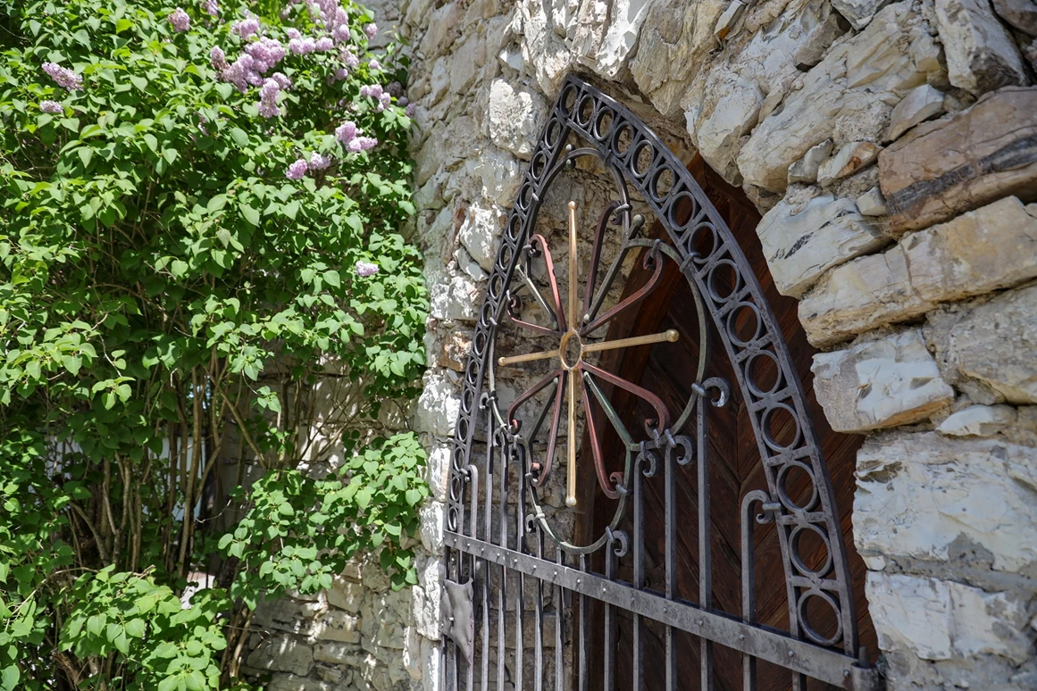Hochzeitslocation: Außenansicht der Kapelle - Erentrudisalm