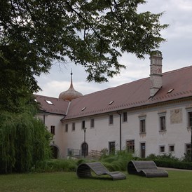 Hochzeit: Im ersten Stock des West-Trakts von Schloss Schiltern befinden sich die Kapelle und der Freskensaal - Schloss Schiltern