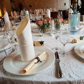 Hochzeit: Beispiel Tischdeko im Restaurant - Hotel VIERSEITHOF Luckenwalde