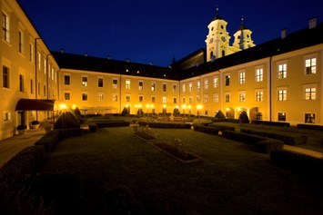 Hochzeit: Schlosshotel Mondsee bei Nacht - Schlosshotel Mondsee