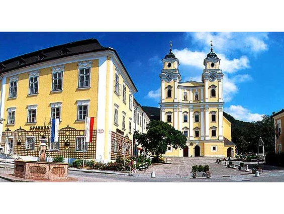 Hochzeitslocation: Basilika zum Hl. St. Michael - Schlosshotel Mondsee