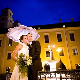 Hochzeit: Hochzeitsfoto Schlossgarten bei Nacht - Schlosshotel Mondsee