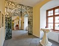 Hochzeit: historischer Gang im Shlosshotel - Schlosshotel Mondsee