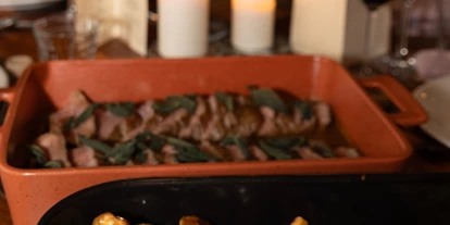Bruiloft - Altlandsberg - Kalbssteak in Marsalasauce mit Gemüse - Fabrik 23