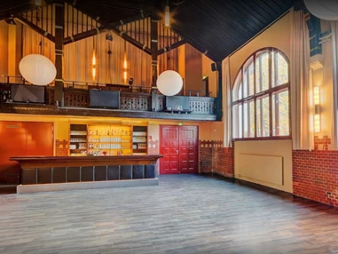 Hochzeitslocation: Festsaal lichtdurchflutet - freiheit fünfzehn