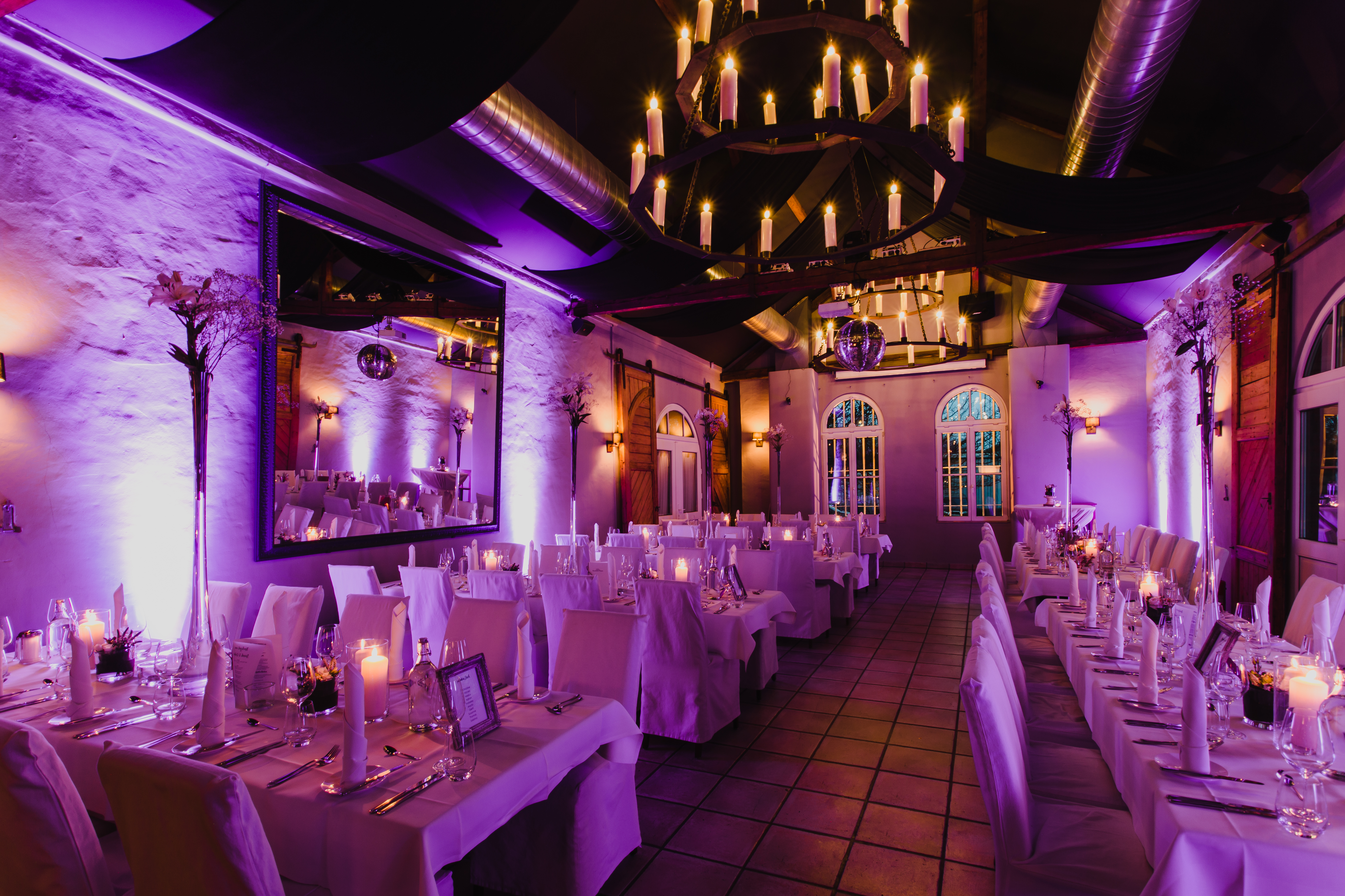 Bahnhof Nord Informatie over de balzalen Zaal om te zitten en te dansen