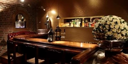 Bruiloft - Ratingen - Unser einzigartiger Gewölbekeller mit eigener Bar. - Hotel „Schloss Friedestrom“