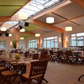 Hochzeit: Teehaus, eingedeckt für ca. 180 Leute - Galopprennbahn Düsseldorf "Teehaus"