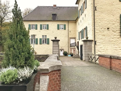 Hochzeit - Umgebung: mit Seeblick - Brücke zur Burg - Burg Lüttinghof
