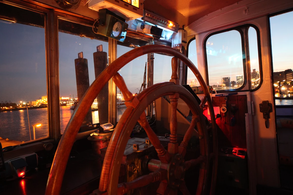 Hochzeit: Brücke bei Nacht - Eventschiff Grosser Michel
