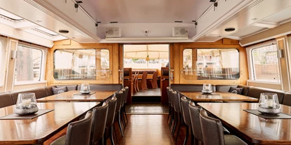 Hochzeit - Geeignet für: Geburtstagsfeier - Ellerbek - Salon mit Blick nach achtern - Eventschiff Grosser Michel