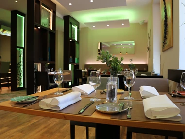 Hochzeitslocation: Bistro Bereich Restaurant Blattwerk - Waldhotel Heiligenhaus