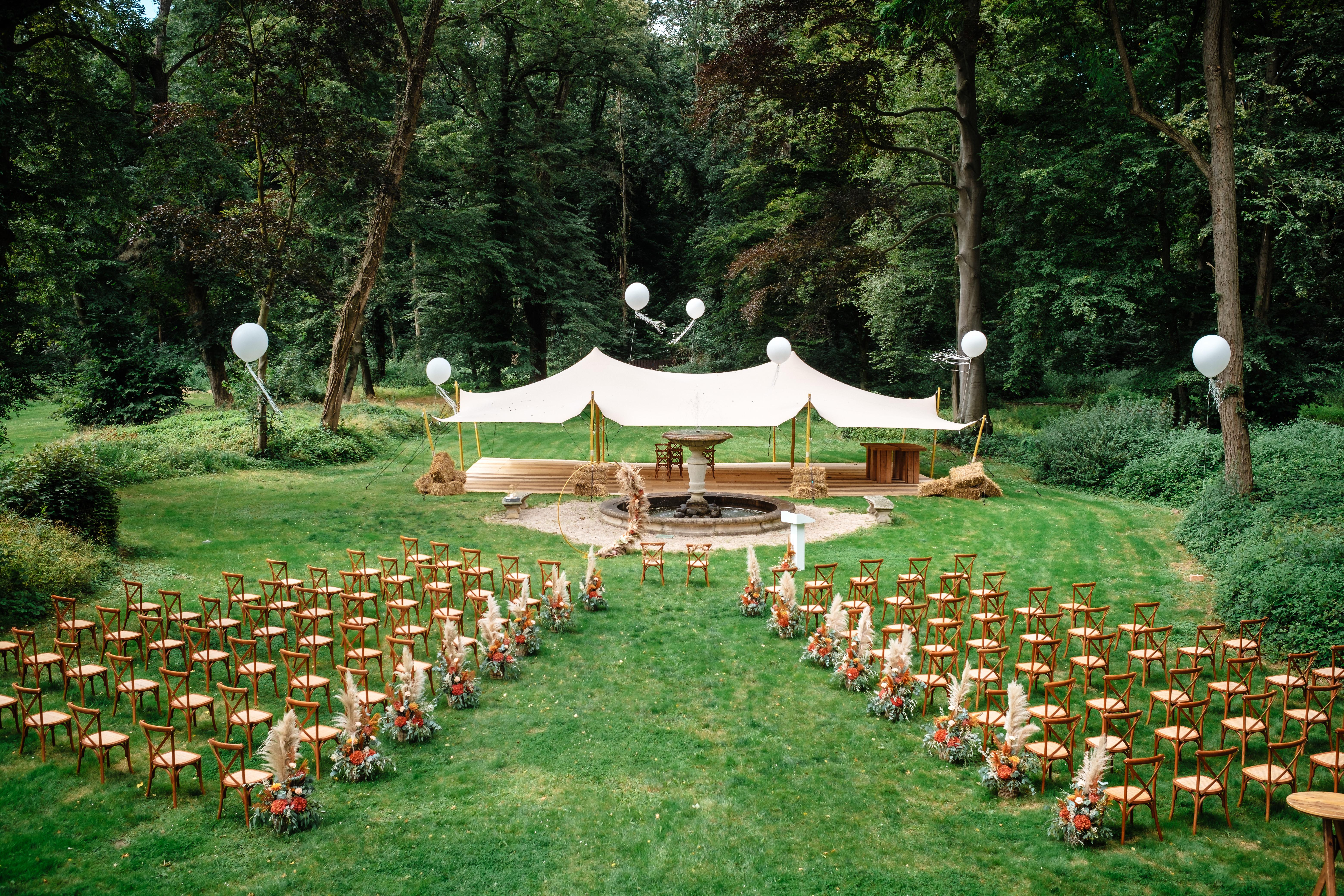 Hochzeitslocation: Trauung im Schlosspark  - Schloss Arff