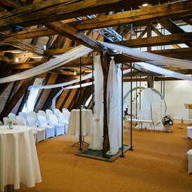 Hochzeit: Trauung im Kleinen Saal in der Kreuzkirche - K3N – Stadthalle und Kreuzkirche Nürtingen