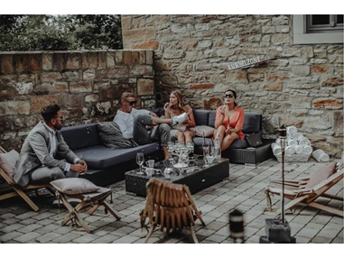 Hochzeit: Chill-Out Area  - Hotel Freihof