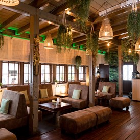 Hochzeit: Jungle Lounge / kleiner Bereich - Buddha Lounge Red Mandarin