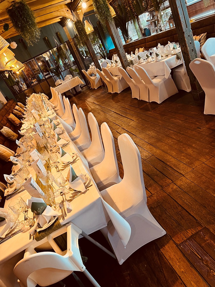 Hochzeitslocation: Orangerie - Tafeln klassisch mit Hussen - Mauritius Stuttgart-Süd Eventlocation