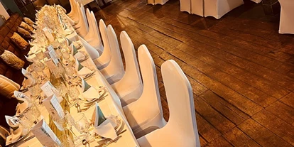 Hochzeit - Geeignet für: Private Feier (Taufe, Erstkommunion,...) - Leonberg (Böblingen) - Orangerie - Tafeln klassisch mit Hussen - Mauritius Stuttgart-Süd Eventlocation