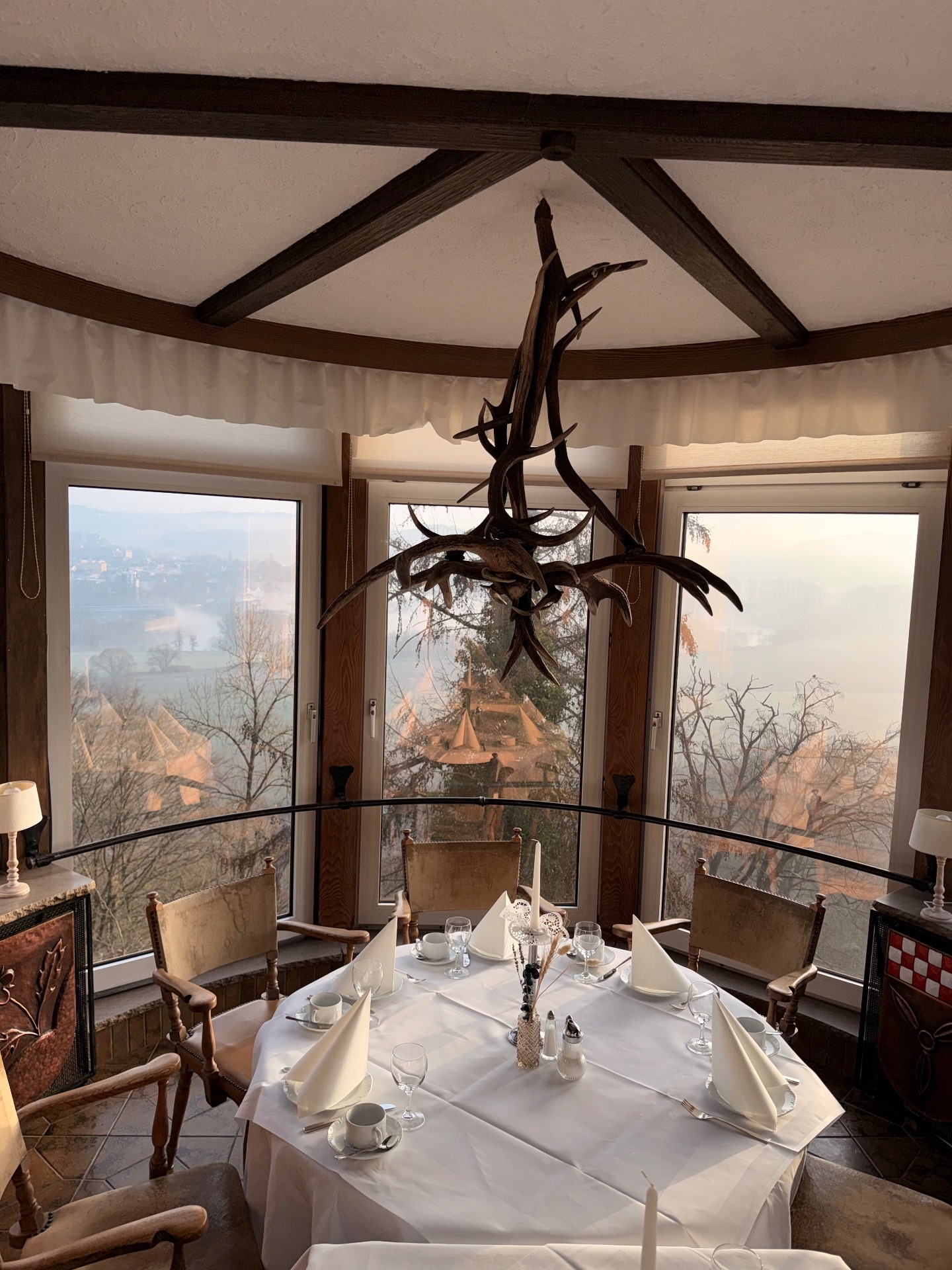Hochzeit - Essen - Romantische Hochzeitsfeier in der historischen Burg oberhalb von Wetter (Ruhr).
 - Burghotel Volmarstein