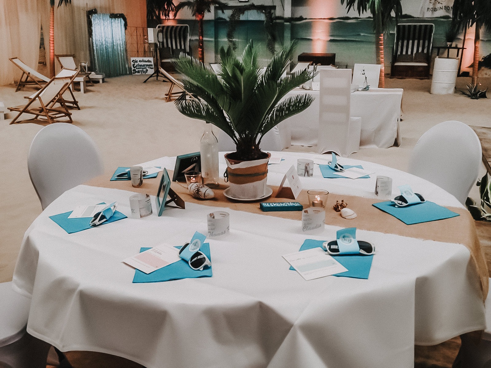 Hochzeit - Essen - Freie Trauung mit den Füßen im Sand – Strandhochzeit im Blue Beach Witten.
 - blue:beach