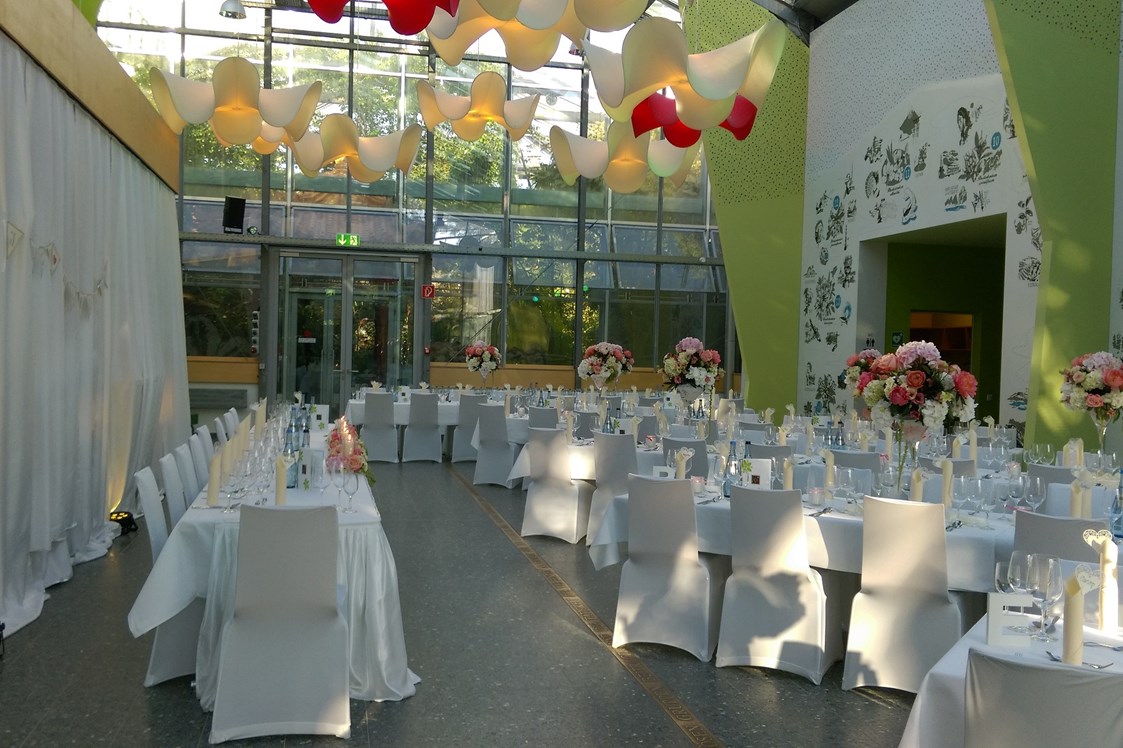Hochzeit: Unser Glasfoyer für größere Hochzeitsgesellschaften - die neue botanika